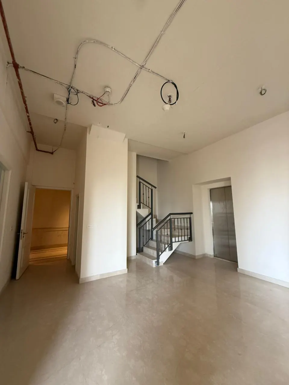 Indiabulls Sky Forest: A duplex entrance level before fit-out