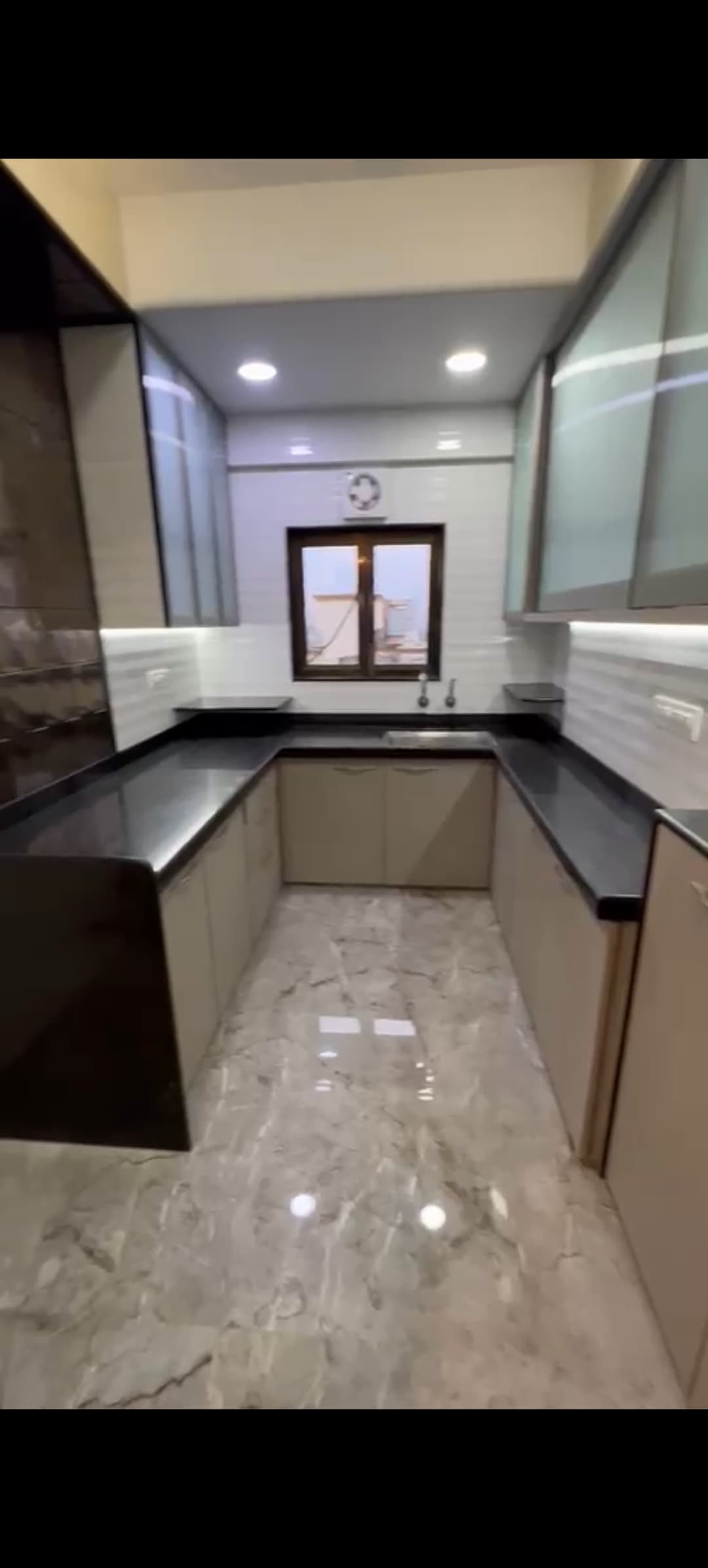3 BHK Arihant Towers, Lower Parel - Photo 1