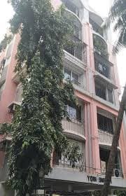 3 BHK Yogismriti, Vile Parle West — 7.50 Lacs