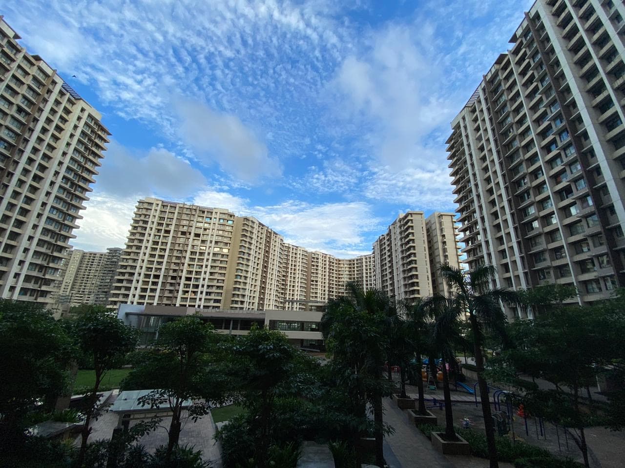 4 BHK Kalpataru Aura, Ghatkopar West — 9 Cr