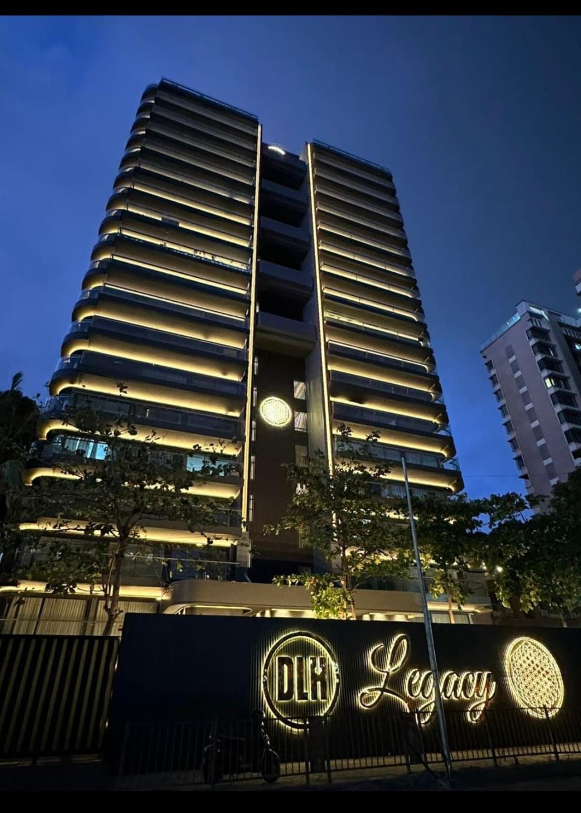 3 BHK DLH Legacy, Juhu — 7.75 Cr